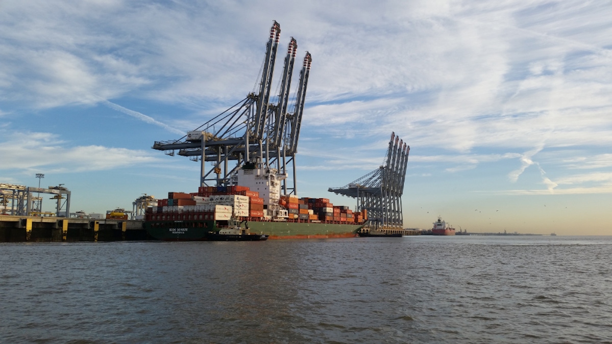 Perfect Circle image of London Gateway Port AECOM